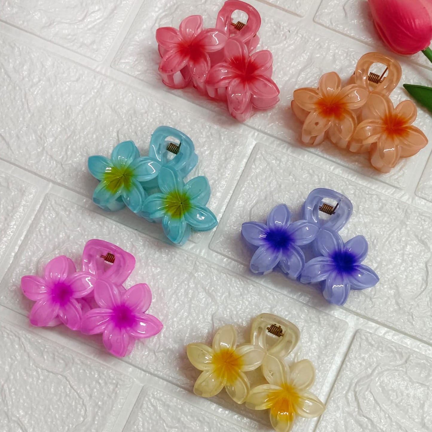 Dual flower Korean clip stylish floral hair accessory with strong grip