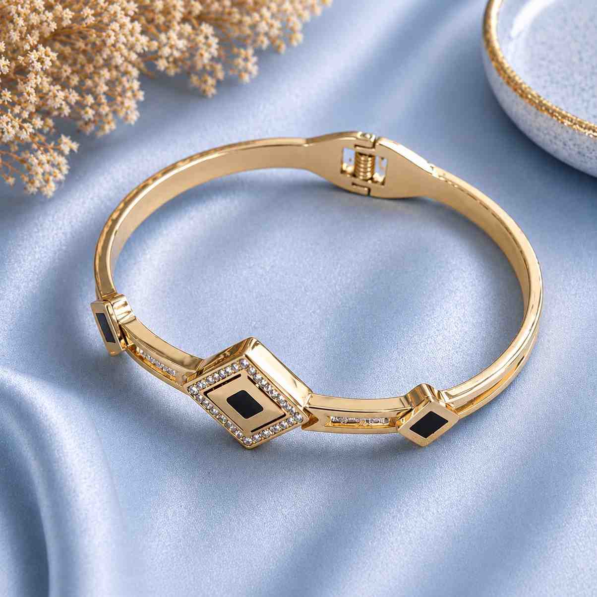 Premium Anti Tarnish Bracelet for Women – EFCATB0005