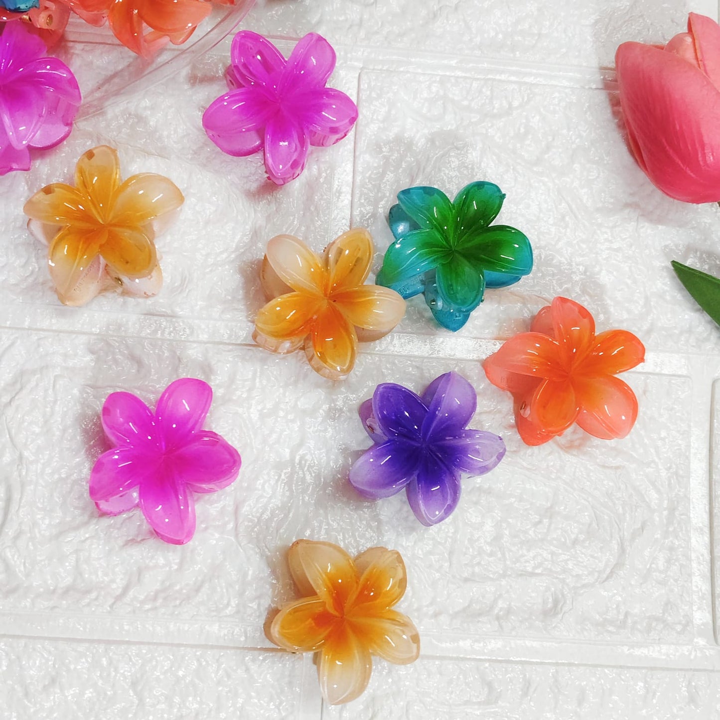 Flower Korean claw clip for women with stylish floral design, strong grip hair accessory for daily use