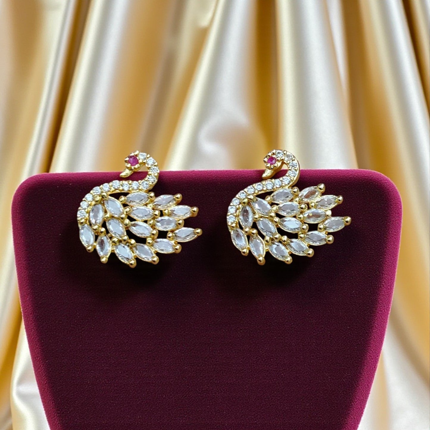 Luxury gold stone peacock pendant for invisible jewelry making