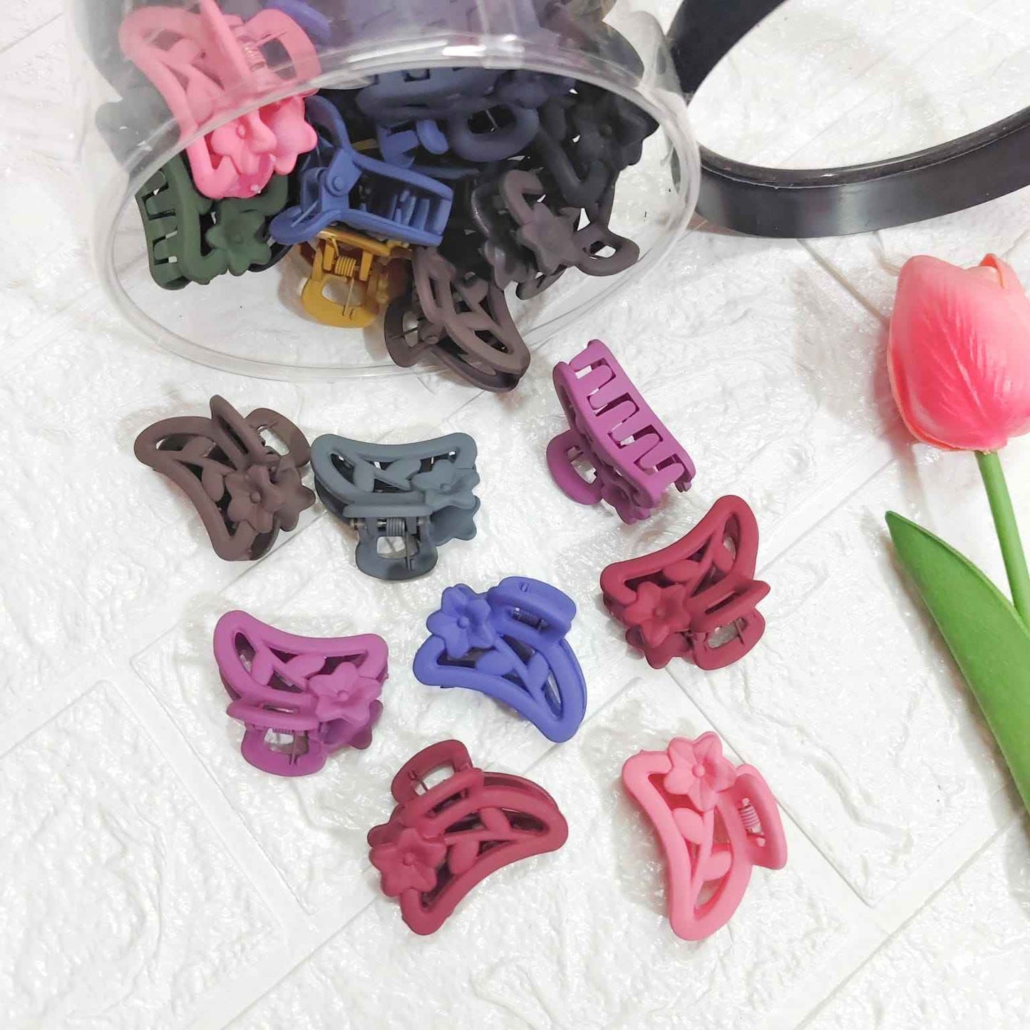 Matt Finish Flower with Leaf Korean Clutches (Set of 24 Pcs)