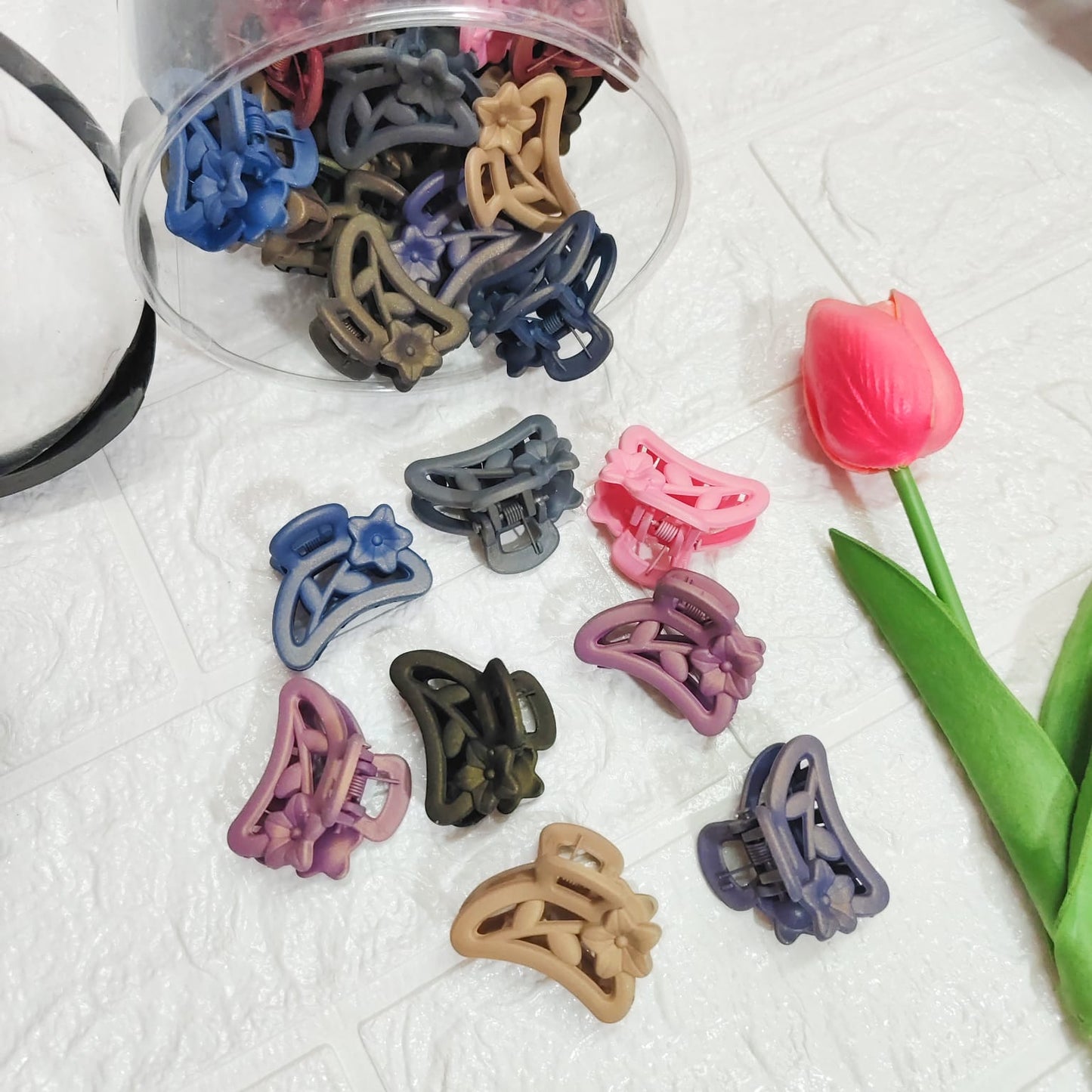 Shiny Matt Finish Flower with Leaf Korean Clip (23 Pcs Set)