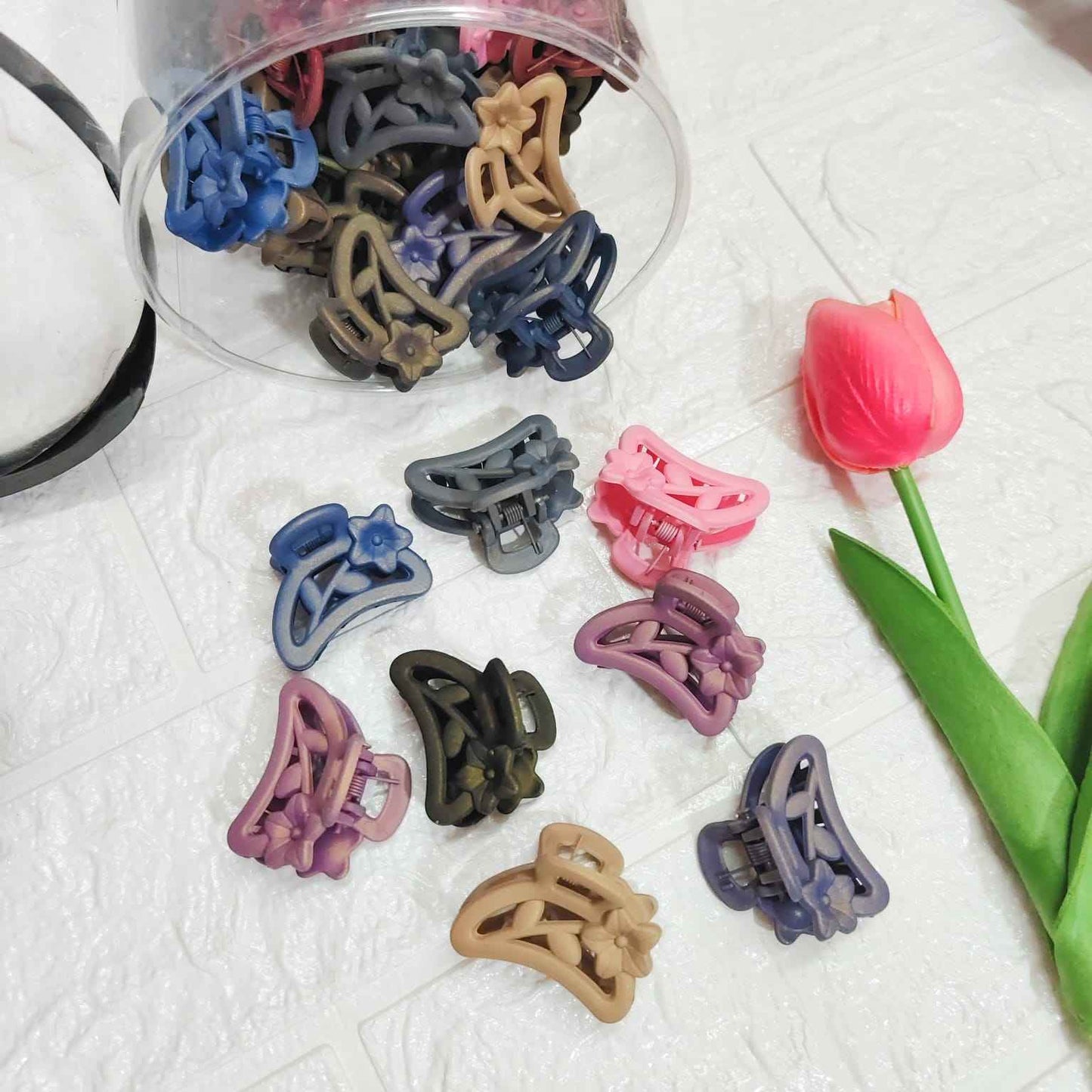 Shiny Matt Finish Flower with Leaf Korean Clip (23 Pcs Set)