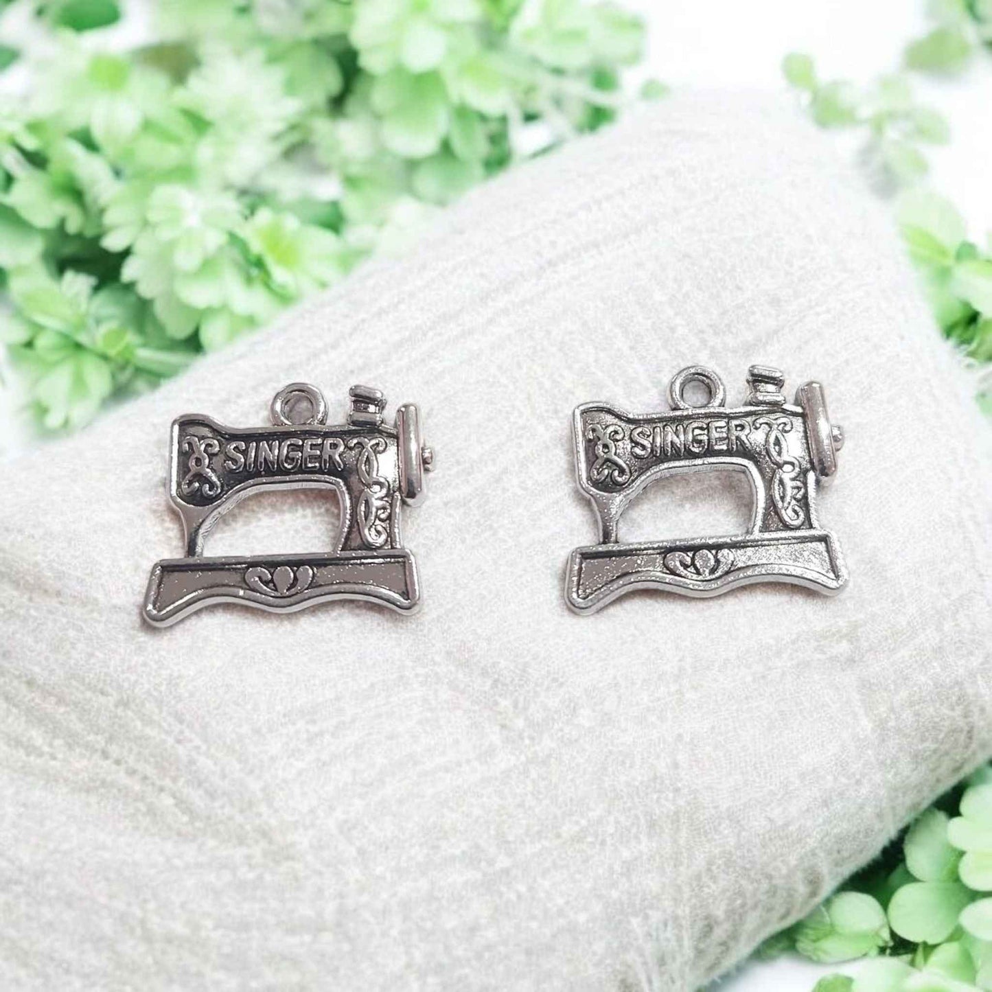 Singer Sewing Machine Metal Charm