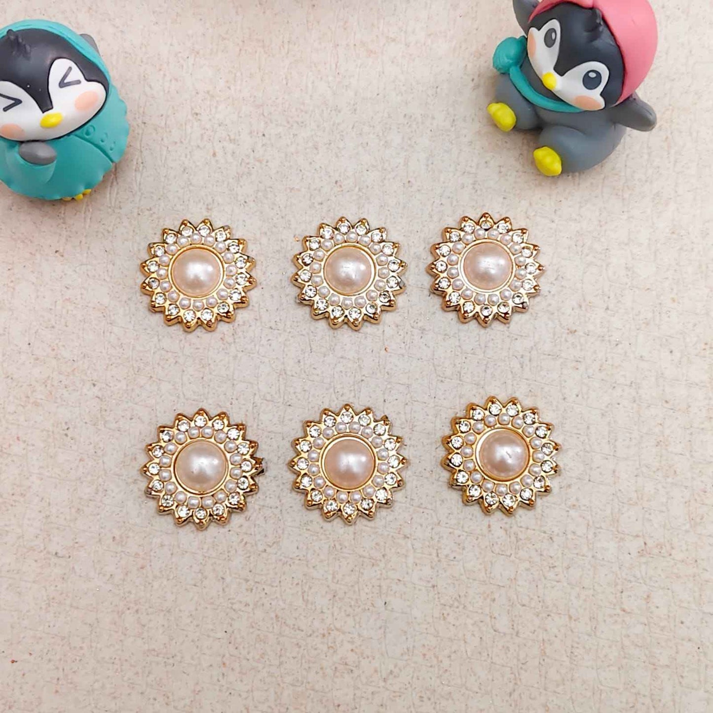 Stone Flower Patch with Pearl - 1 Pc