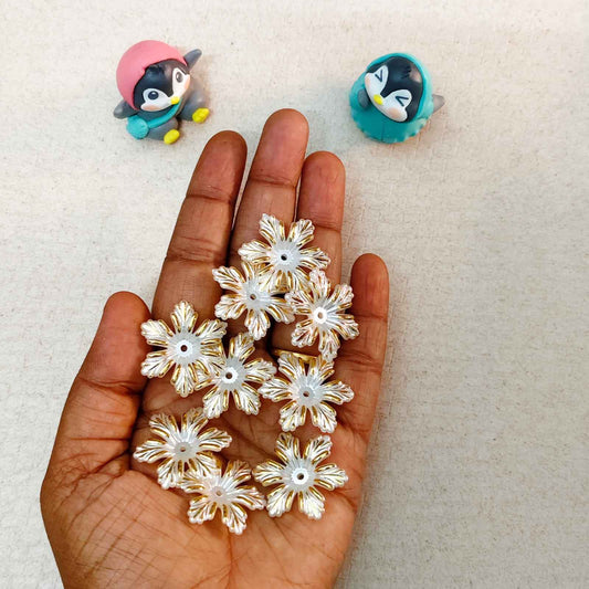 Acrylic Transparent 6 Petal Flower with Golden Border (10 Gms)