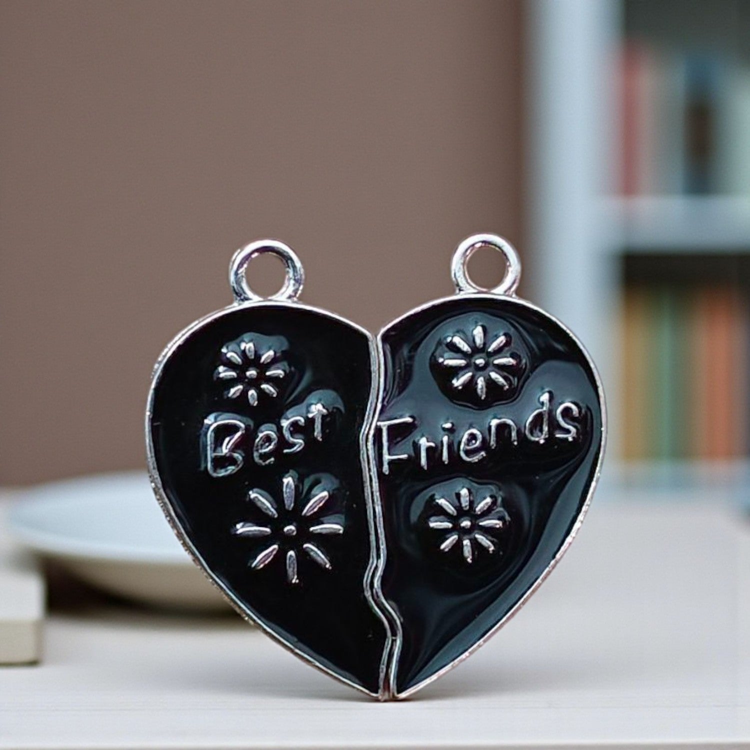 Best Friends black magnetic heart charm in silver finish for jewellery making