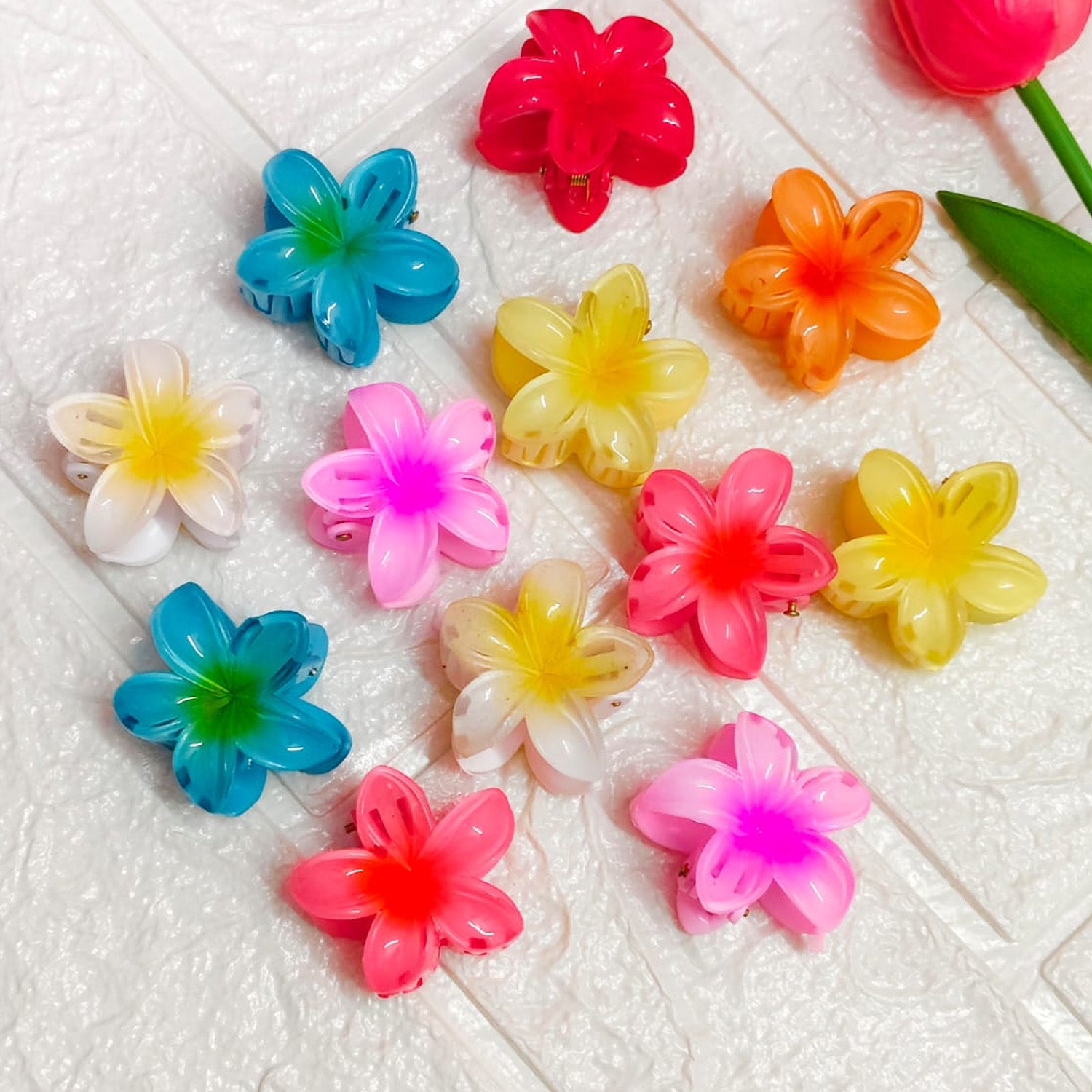 Multicolor flower claw Korean clip trendy hair accessory with strong grip