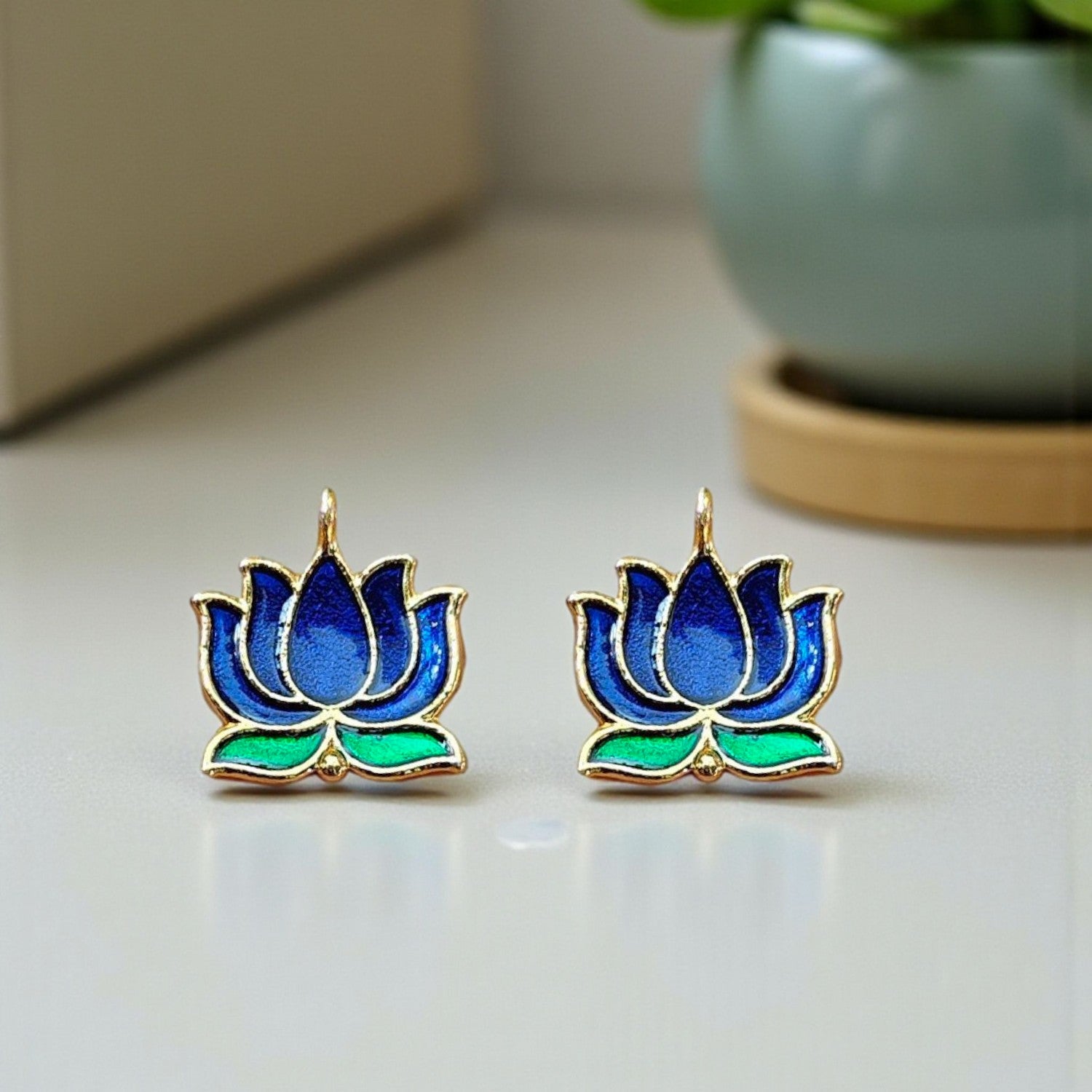 Royal Blue and Green Lotus Pendant for Invisible Jewellery Making and DIY Accessories