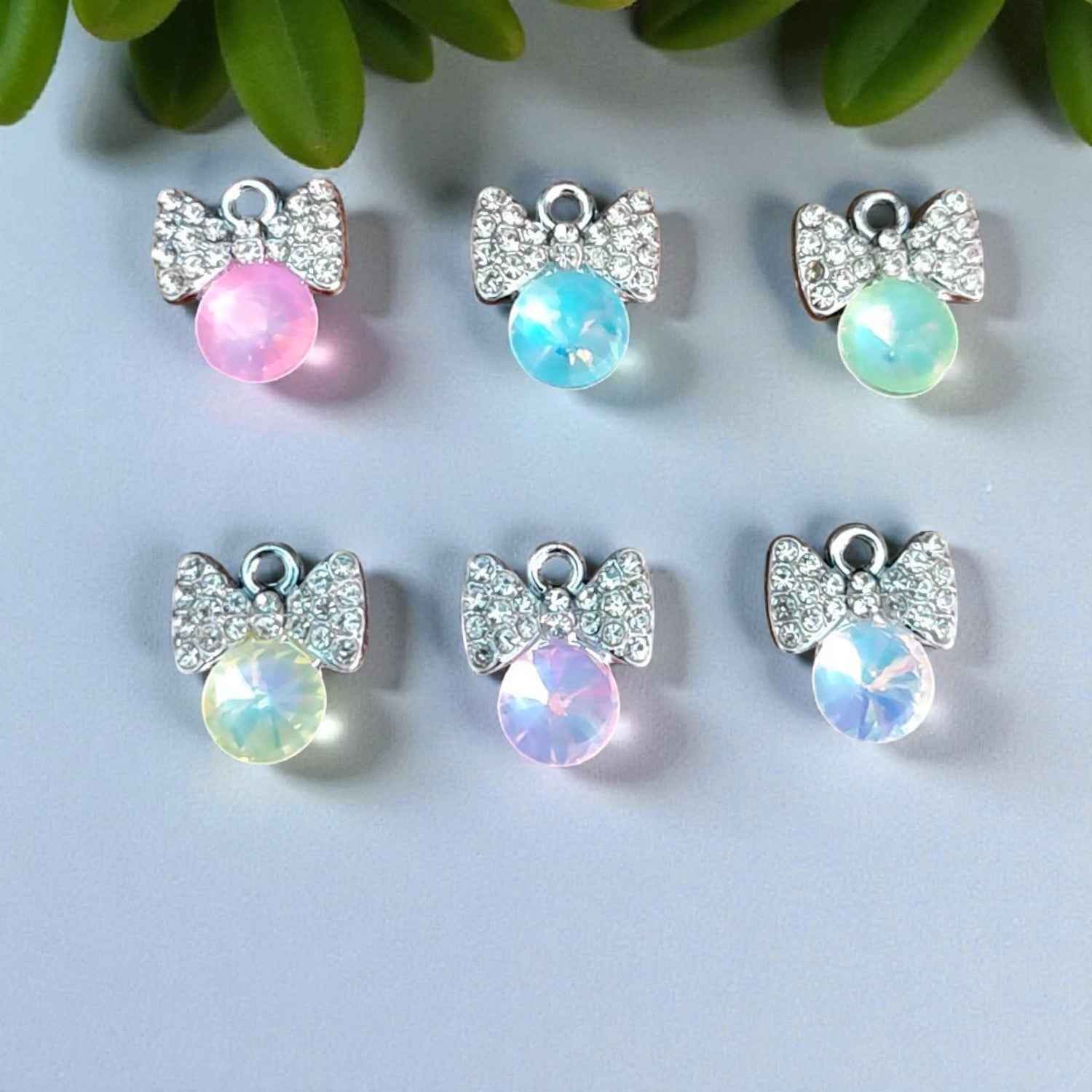 Luxury Bow Shimmering Stone Charm - 1 Pc