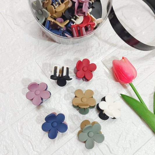 Matt finish dual tone flower Korean claw clip for women with strong grip, stylish floral hair accessory