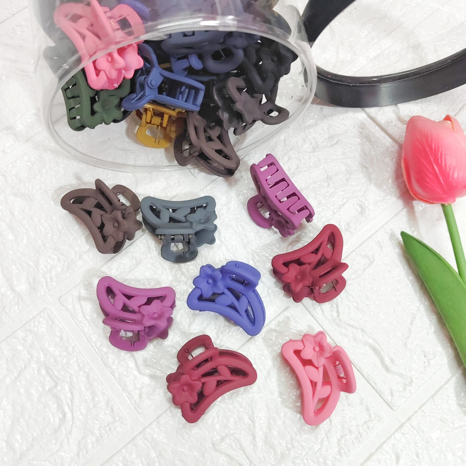 Matt finish flower with leaf Korean clutches for women, elegant floral hair accessory with strong grip for daily wear