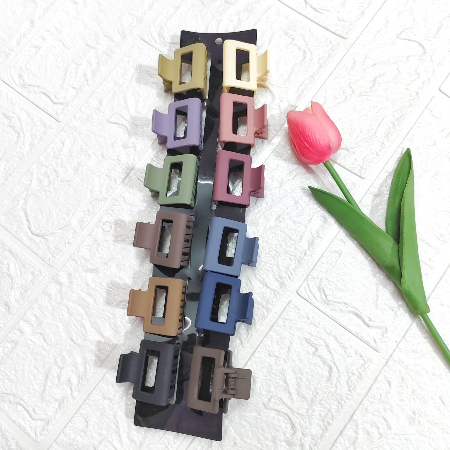 Multicolor matt finish hair clutches for women and girls – stylish Korean claw clips for daily use