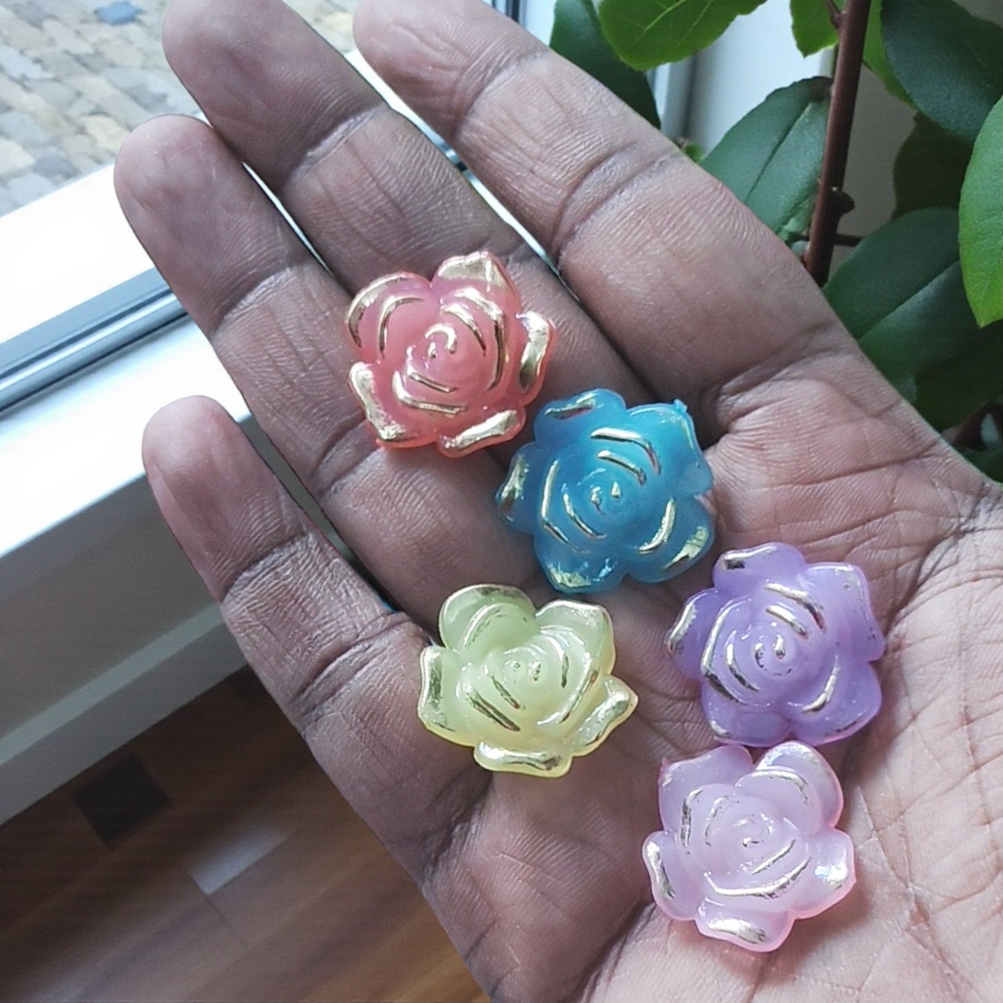Acrylic Rose Flower Beads for Jewellery Making – Lightweight Decorative Craft Flowers