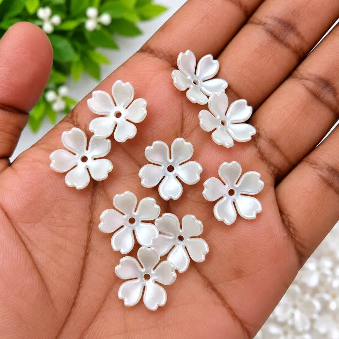 Pearl Finish Flower Beads