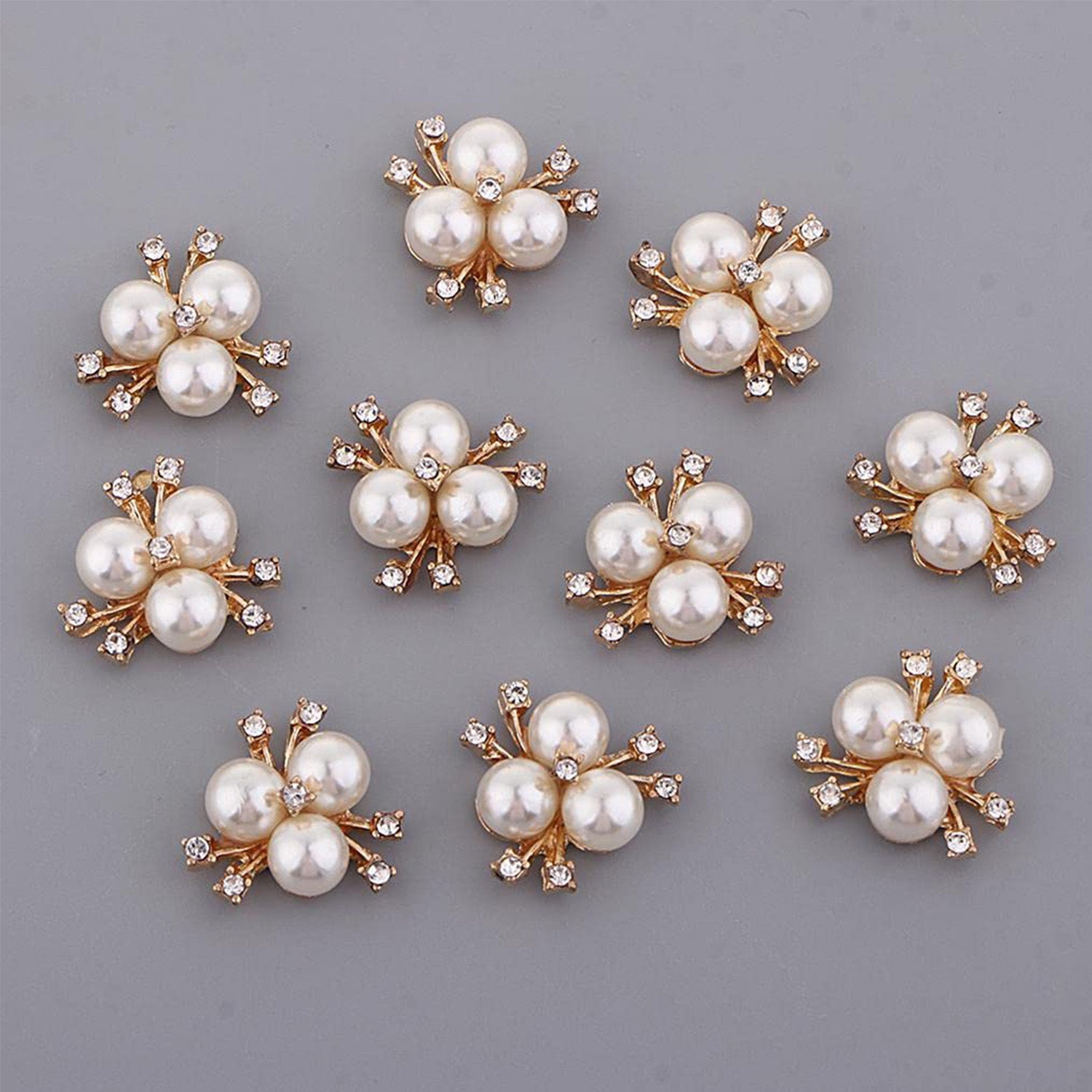 Pearl flower-shaped beads for jewellery making with elegant glossy finish