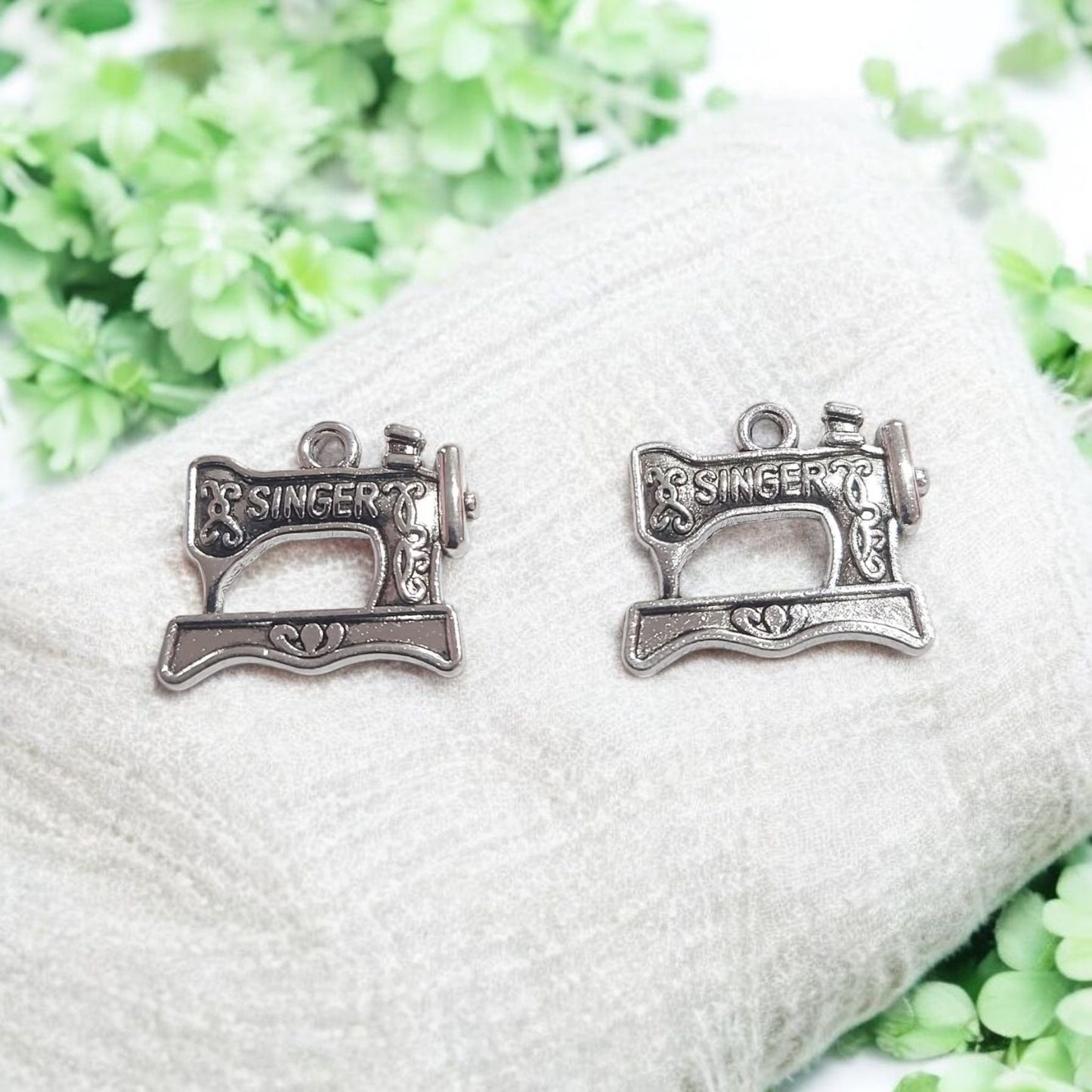Singer Sewing Machine Metal Charm