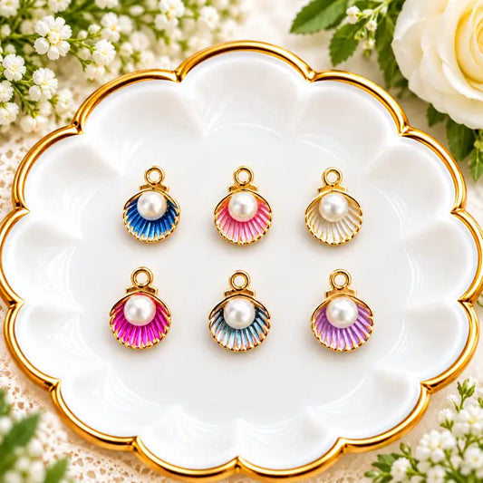 Small Shell Charms with Pearl - 1 Pc
