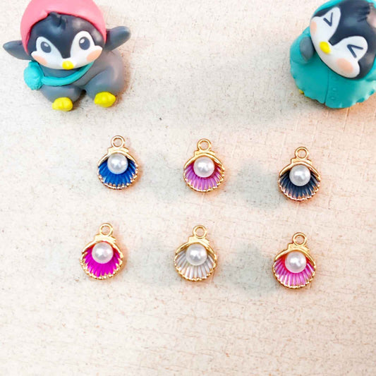 Small Shell Charms with Pearl - 1 Pc