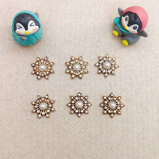 Stone Flower Patch with Pearl (Type 2) - 1 Pc